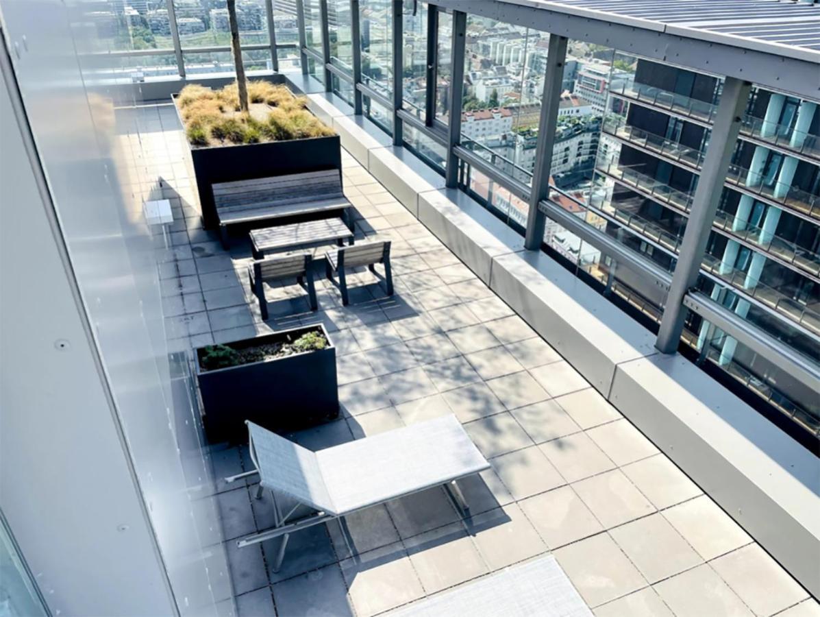 Sunrise Above Sky With Rooftop Pool Vienna Exterior photo